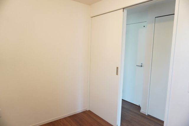 越谷市大沢 新築分譲住宅の洋室