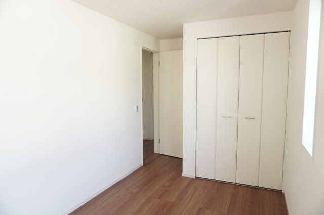 越谷市大沢 新築分譲住宅の洋室