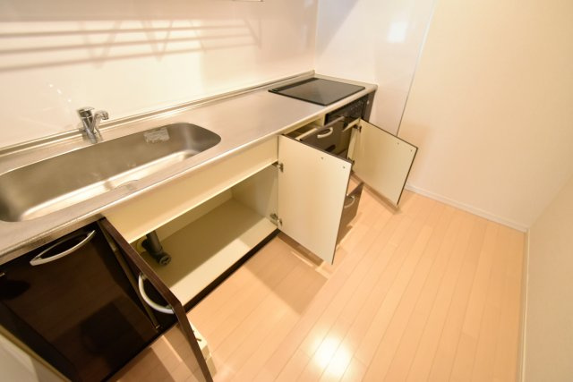 シャルム甲子園口のキッチン|キッチン収納