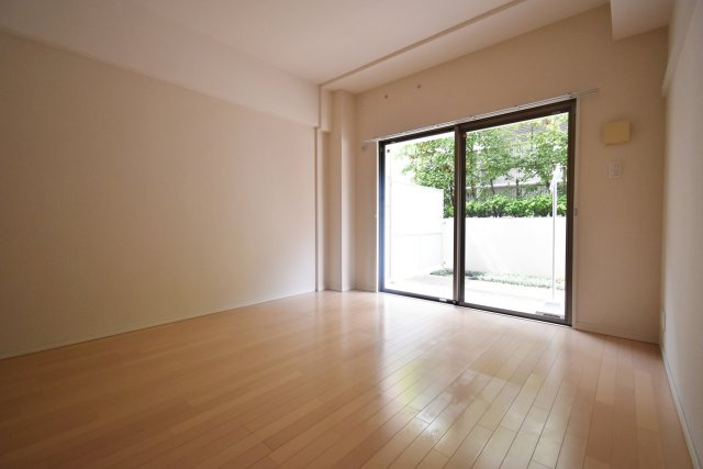 シャルム甲子園口の洋室