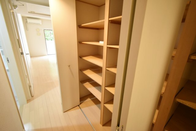 シャルム甲子園口の収納|玄関　収納