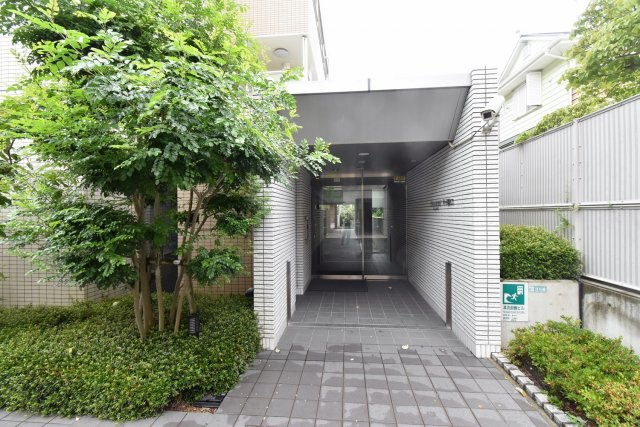 シャルム甲子園口のエントランス