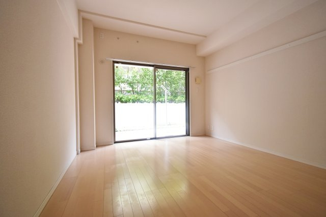 シャルム甲子園口の洋室