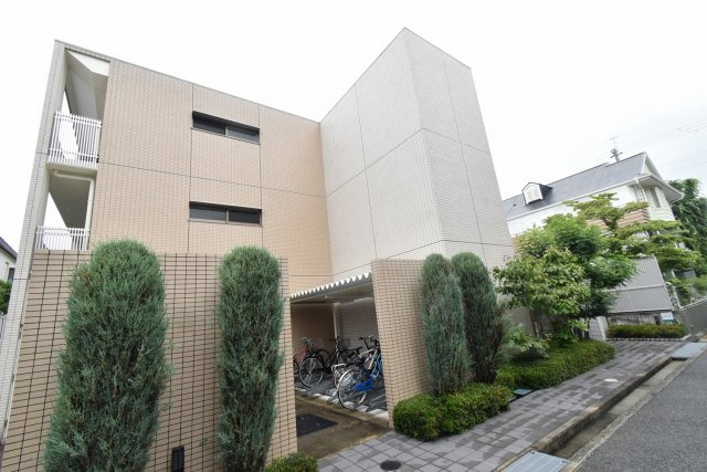 シャルム甲子園口の外観