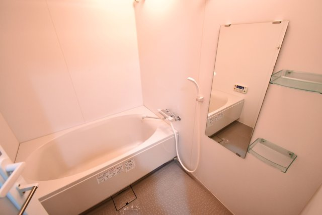 シャルム甲子園口の浴室