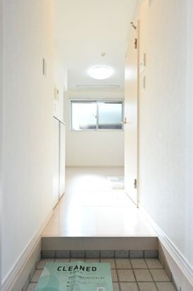 ウィンズ・パレ西落合の玄関