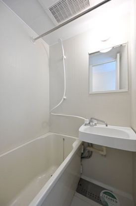 ウィンズ・パレ西落合の浴室