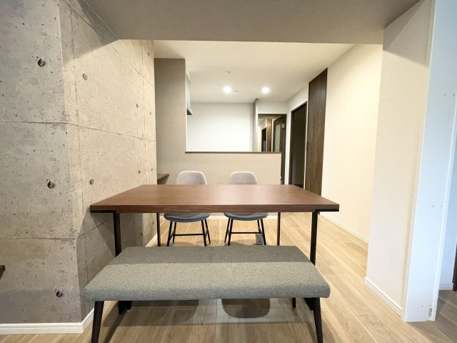 室町スカイハイツの居間・リビング