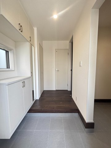 BLOOMING MAISON 府中市押立町の玄関