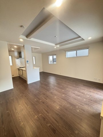 BLOOMING MAISON 府中市押立町の居間・リビング