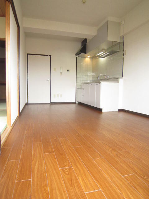 エトワール長岡京の居間・リビング