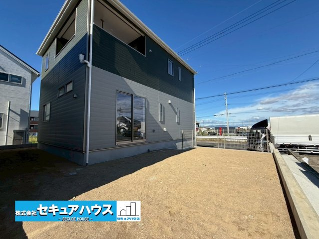 【今からご案内可能】刈谷市今川町3丁目　全3棟の庭|事前予約にて現地ご見学いただけます！お気軽にお問い合わせください♪
■株式会社　セキュアハウス■
住宅ローンに強く、知識、経験豊富なスタッフ在籍
お客様に寄り添い、ご成約後もサポート致します。