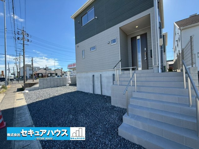 【今からご案内可能】刈谷市今川町3丁目　全3棟の外観|事前予約にて現地ご見学いただけます！お気軽にお問い合わせください♪
■株式会社　セキュアハウス　豊明支店■
住宅ローンに強く、知識、経験豊富なスタッフ在籍
お客様に寄り添い、ご成約後もサポート致します