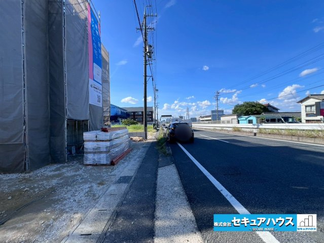 【今からご案内可能】刈谷市今川町3丁目　全3棟の前面道路含む現地写真|事前予約にて現地ご見学いただけます！お気軽にお問い合わせください♪
■株式会社　セキュアハウス■
住宅ローンに強く、知識、経験豊富なスタッフ在籍
お客様に寄り添い、ご成約後もサポート致します。