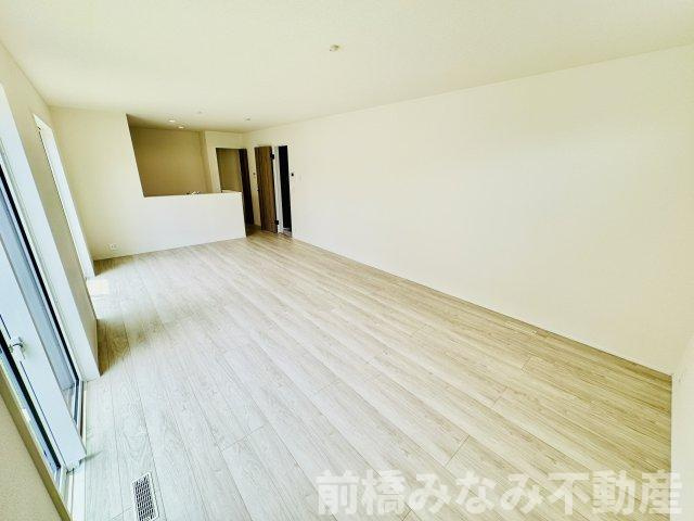 高崎市江木町　3号棟(全3棟)　リナージュ　新築建売分譲の居間・リビング|おしゃれなリビングです