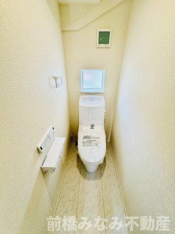 高崎市江木町　3号棟(全3棟)　リナージュ　新築建売分譲のトイレ|落ち着いたトイレです
