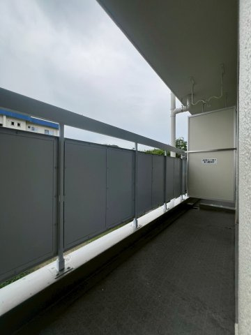 高倉台2団地11号棟のバルコニー