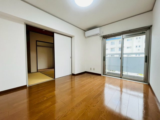 高倉台2団地11号棟の居間・リビング