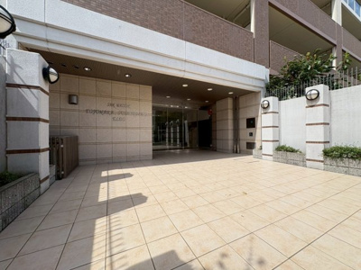 【エントランス】 | サンメゾン豊中末広町ELDO