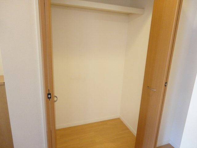 サン　フォレスタの収納|廊下クローゼット