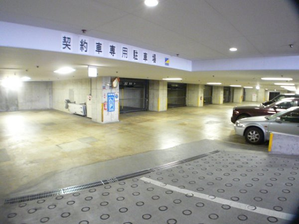 イリップス船堀のロビー|地下駐車場