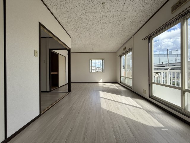 ラプラーニュ参番館の居間・リビング