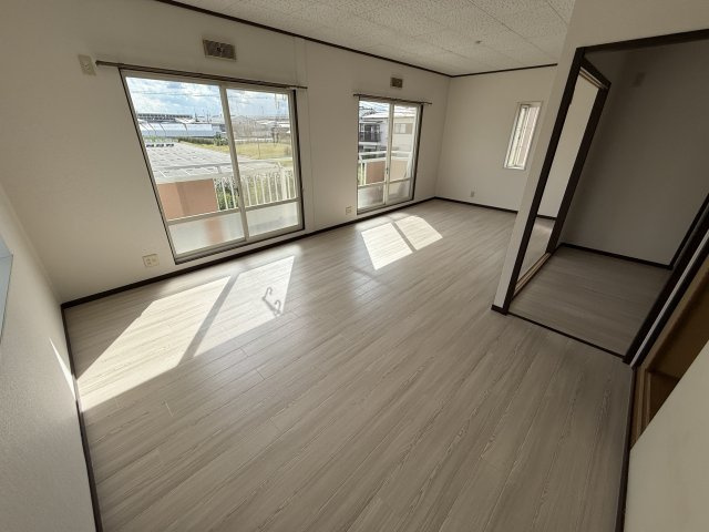 ラプラーニュ参番館の居間・リビング