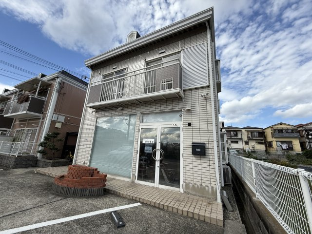ラプラーニュ参番館の外観