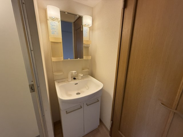 冨士メイトマンションの独立洗面台
