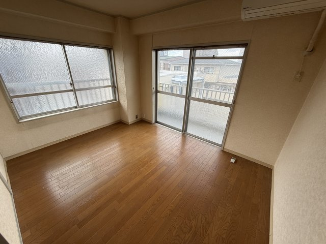 冨士メイトマンションの洋室