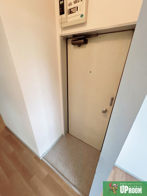 メゾン高羽の玄関