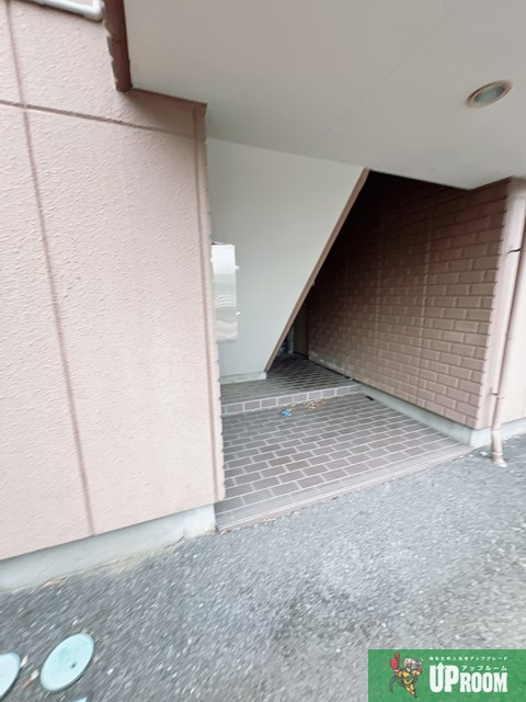 メゾン高羽のエントランス
