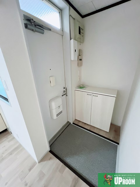 セントラル７ハイツの玄関