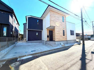 【外観】 | 南角地／カースペース並列2台可能／省エネZEH水準／橋戸3丁目