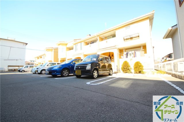 リサータCの駐車場