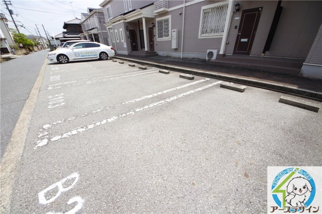 プリムヴェールⅡの駐車場