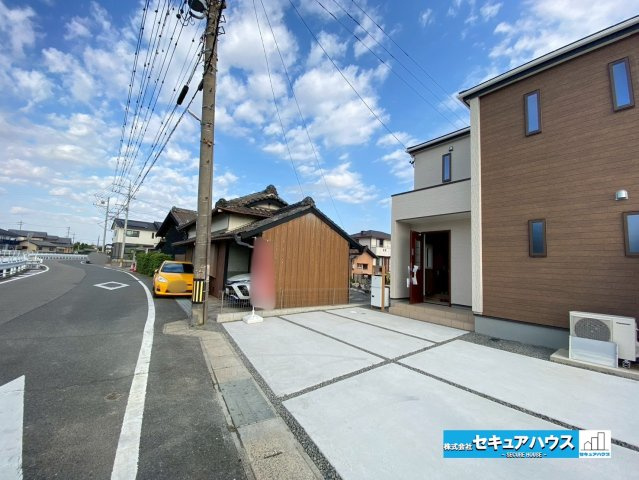 【今からご案内可能】刈谷市小垣江町 限定1棟（月々100,000円台～）の前面道路含む現地写真|事前予約にて現地ご見学いただけます！お気軽にお問い合わせください♪
■株式会社　セキュアハウス■
住宅ローンに強く、知識、経験豊富なスタッフ在籍
お客様に寄り添い、ご成約後もサポート致します。