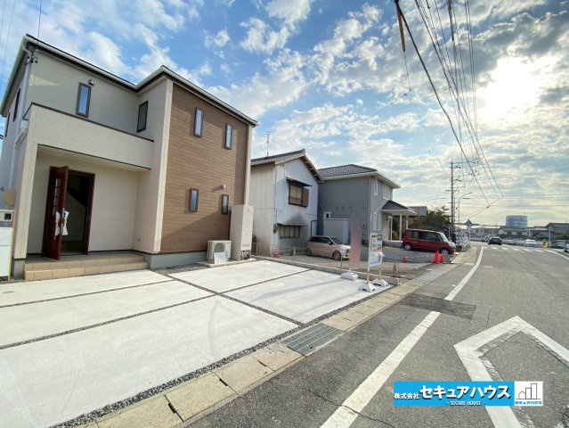 【今からご案内可能】刈谷市小垣江町 限定1棟（月々100,000円台～）の駐車場|事前予約にて現地ご見学いただけます！お気軽にお問い合わせください♪
■株式会社　セキュアハウス　豊明支店■
住宅ローンに強く、知識、経験豊富なスタッフ在籍
お客様に寄り添い、ご成約後もサポート致します