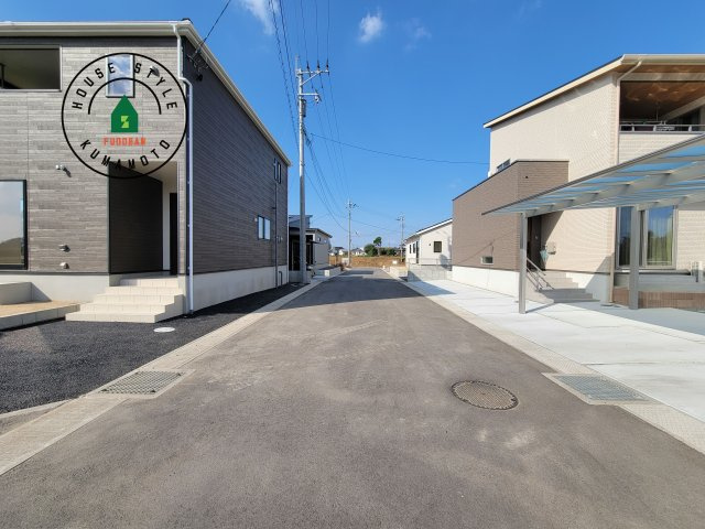 合志市栄第5-2棟(1号棟)の前面道路含む現地写真|前面道路です。
