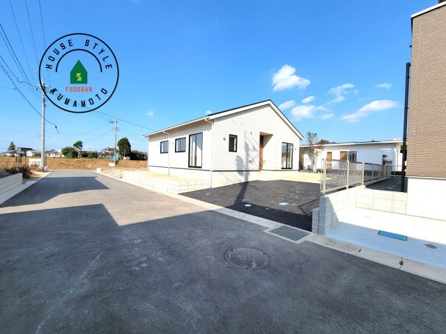 合志市栄第5-2棟(1号棟)の前面道路含む現地写真|見学の時間などお気軽にお問い合わせ下さい。