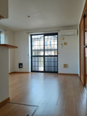 【居間・リビング】 | グラン　ヴェルジェＤ | こちらのリビングで趣味の時間をお楽しみください