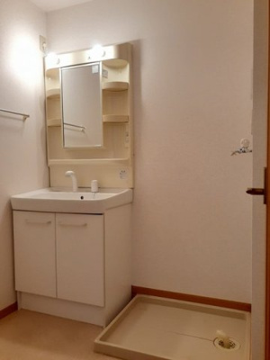 【洗面所】 | グラン　ヴェルジェＤ | 広い洗面スペース