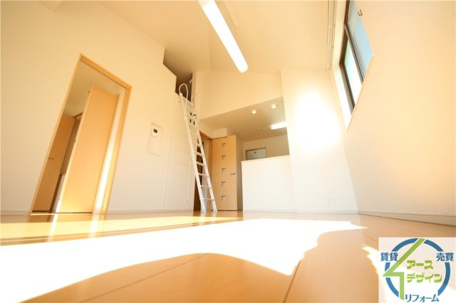 クレモンティーヌ　Cの居間・リビング|※類似部屋