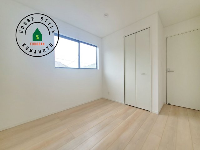 菊池郡大津町杉水第1₋2棟（2号棟）の内観：施工例|元気いっぱいのお子様が活躍するお部屋です。