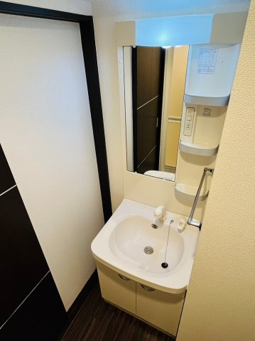 仲介手数料0円！！アルバ志賀本通の洗面所