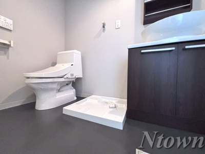 【設備】 | エスペランサ和 | 洗濯機置き場です