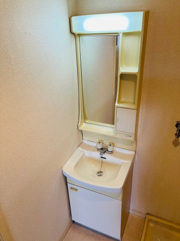 仲介手数料0円！！レスカール一番町の独立洗面台