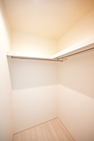 リーブルガーデン南甲子園2丁目新築一戸建て│全3区画│2SLDK・3LDKの収納|-納戸4.5帖(2F)-