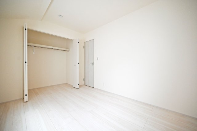 リーブルガーデン南甲子園2丁目新築一戸建て│全3区画│2SLDK・3LDKの収納|-洋室6帖(2F)-