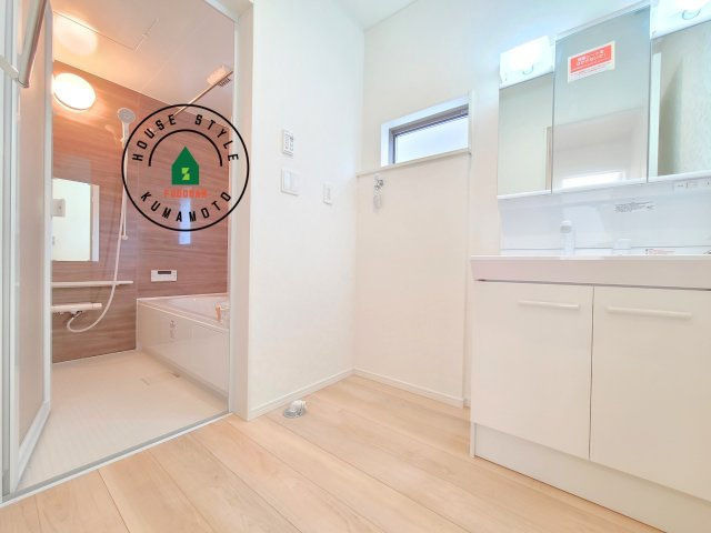 山鹿市川端町第4-2棟(1号棟)の内観：施工例|脱衣所、洗面所は小さなプライベートスペース。歯磨き、洗顔と毎日施す個人空間。